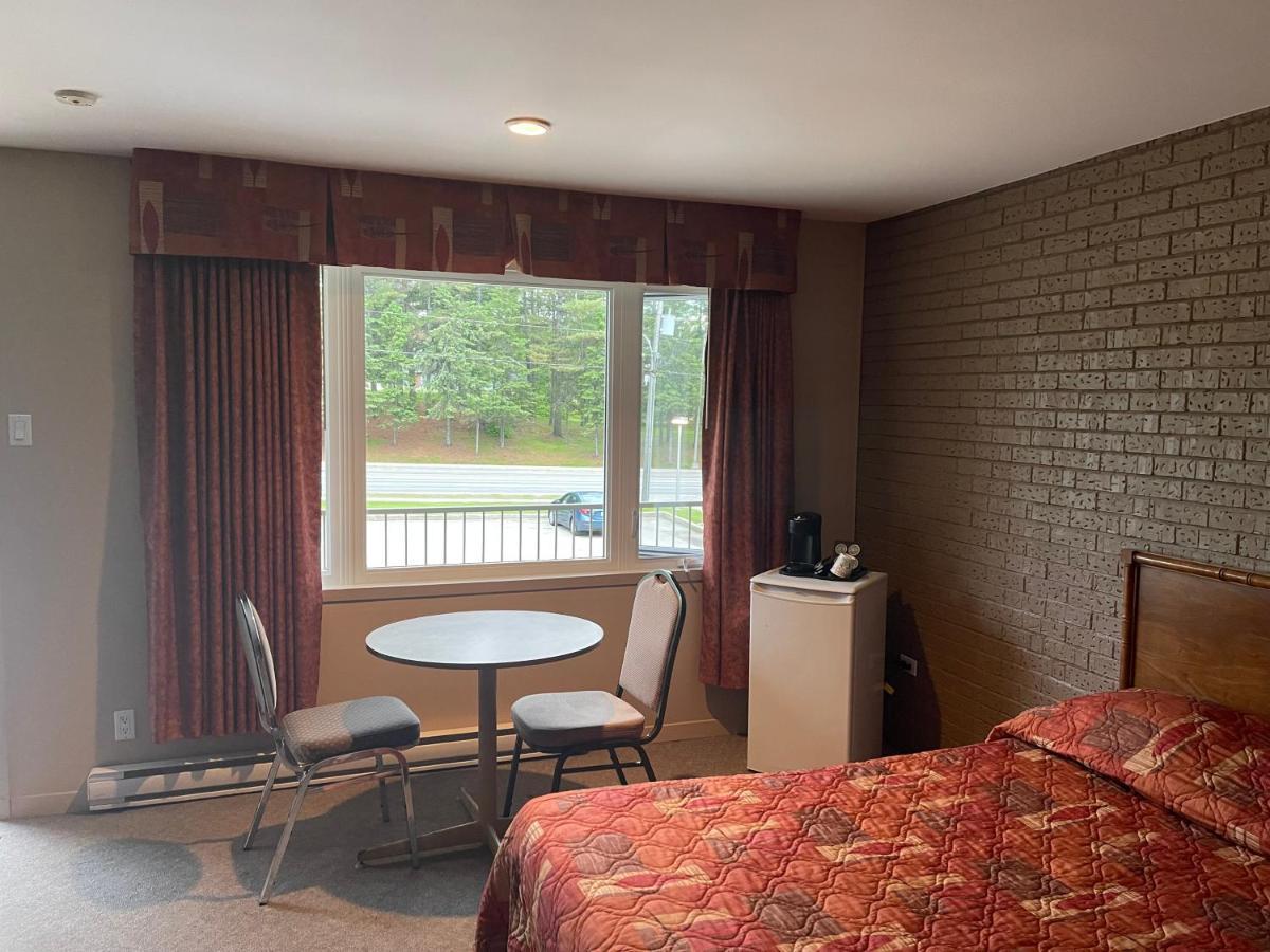 Auberge L'Etape Mont-Laurier Szoba fotó